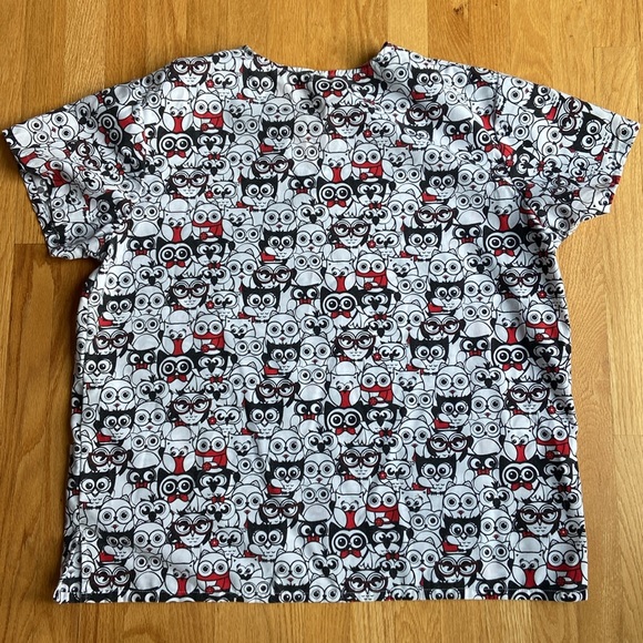 Cassandra O Scrub Top Scrubs Owl pattern sz 2x - Picture 6 of 6